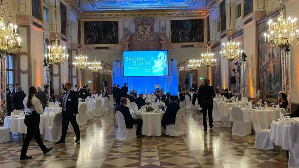 Bavaria’s Best 50 award | VALEO IT Services International Bayerns Best 50 Auszeichnung - Saal mit Gästen - VALEO IT Services International GmbH