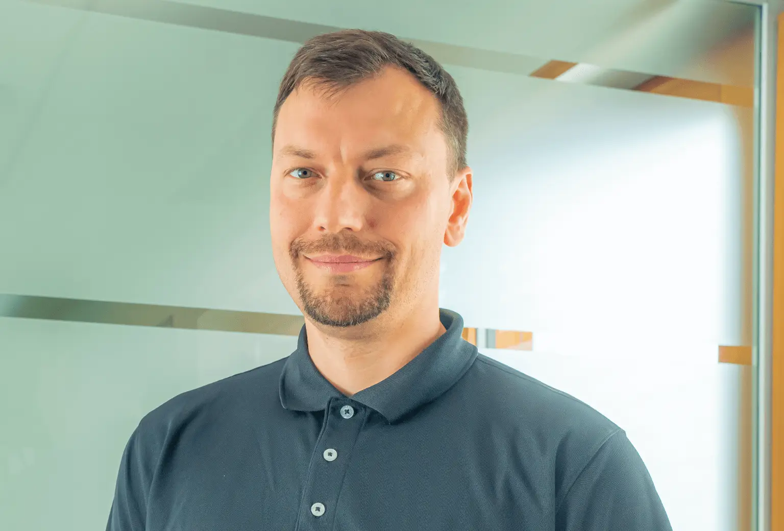 Karriere | VALEO IT Services International Dmitri-Teamlead-Multi-Customer-Operations@2x-1